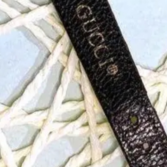 GUCCI Italian Luxury Watch Swiss Movement Quartz - Picture 7 of 9